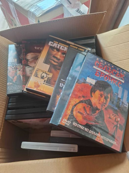 DVD плеар плюс оригинални dvd дискове