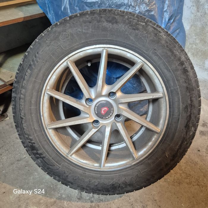 Продам диски с резиной.