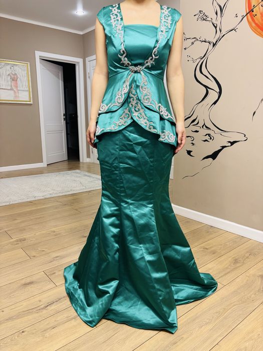 Продам платье свадебные