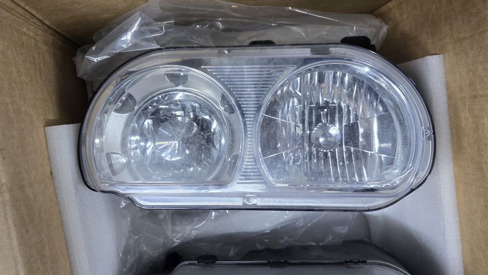 Отигинални фарове и стопове за Dodge Challenger 2009-2020