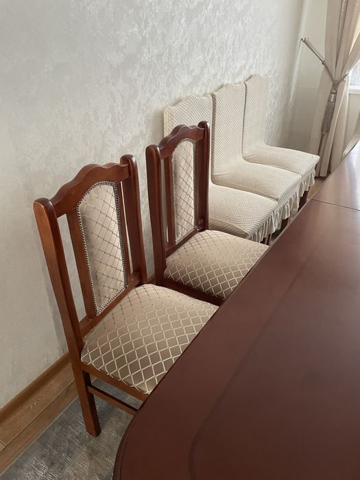 Гостевой стол со стульями