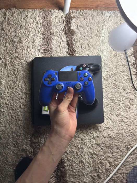 PlayStation4 с 2 джостиком