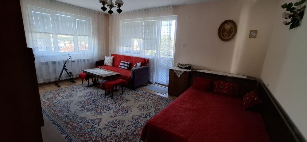 4-СТАЕН АПАРТАМЕНТ В ШИРОК ЦЕНТЪР | 98 КВ.М. | гараж + паркомясто| обзаведен