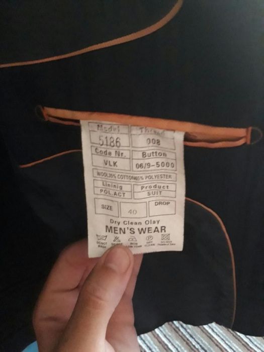 Продам костюмы