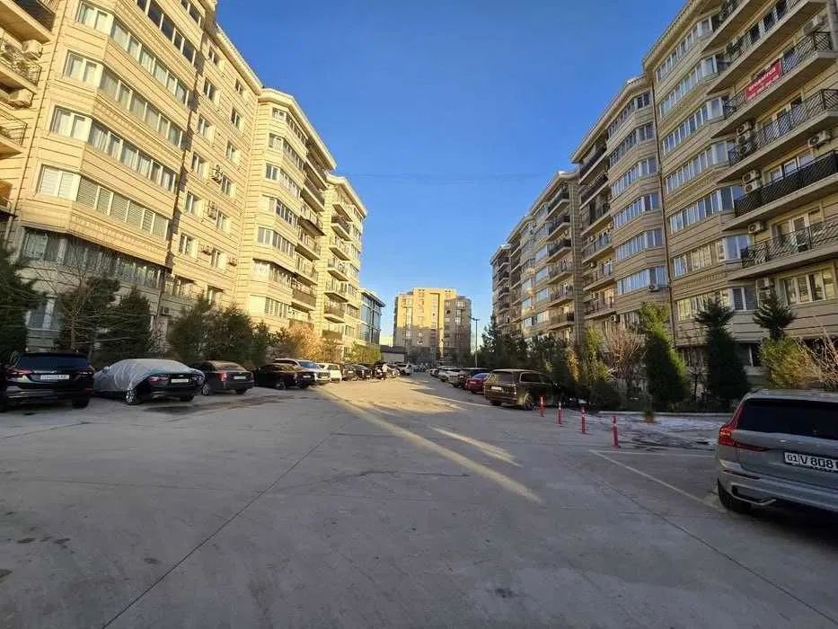 Ц-15 ЖАНГОХ Новостройка 4/6/8 Евроремонт с меб+тех обш: 200 кв.м Абай