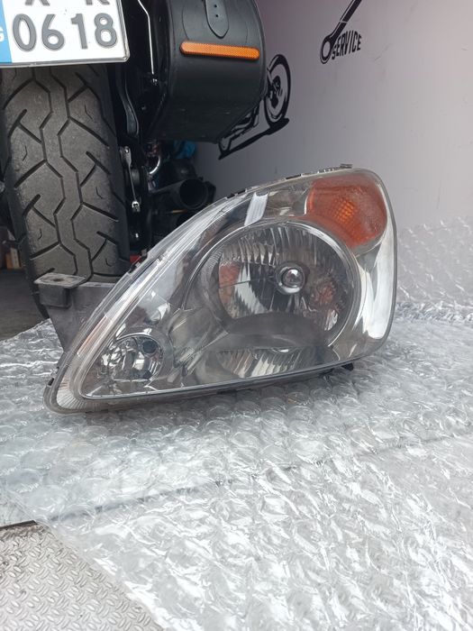 Ляв фар от ляв волан Хонда црв 2 преди фейс
Има поставено защитно фоли