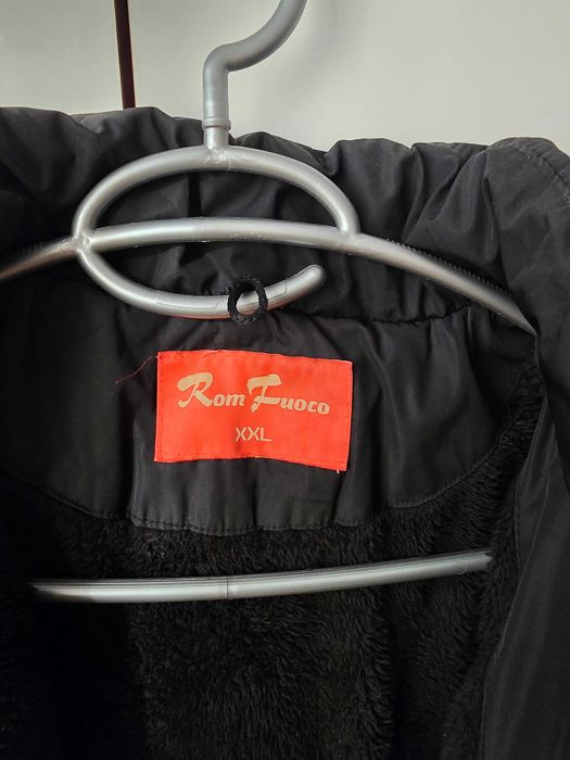 Geaca dama de iarna, marime XXL, culoare negru, cu căptușeală.