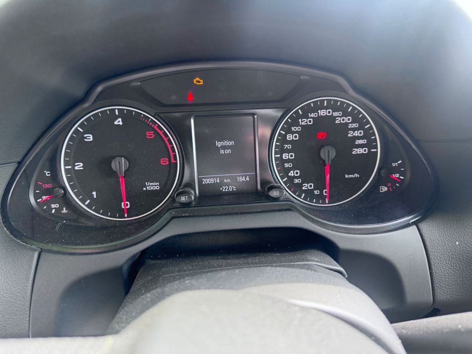Audi Q5 2.0 TDI – 2011 – 203.000 km 143 cp pret in eur