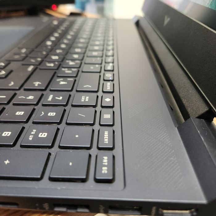 Hope Amanet P11-HP Victus 15/ ryzen 5 7th/ram 16gb/Ssd 1Tb/ RTX 2050 de 4gb