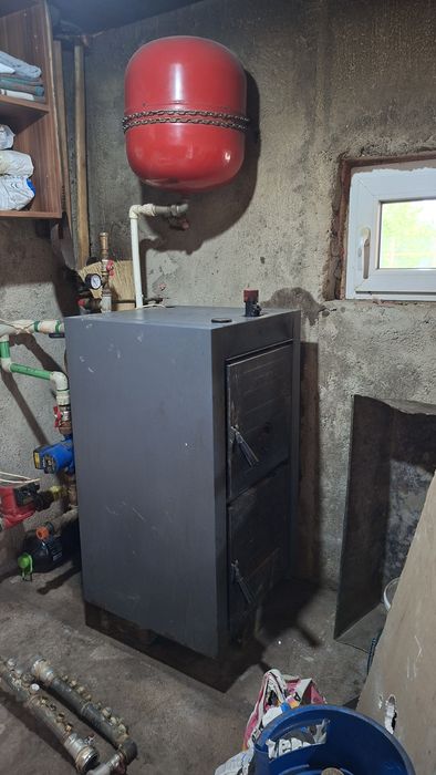 Vând centrala termica pe lemne romstal 35w
