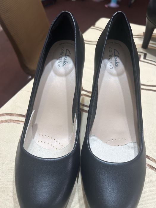 Vand pantofi din piele