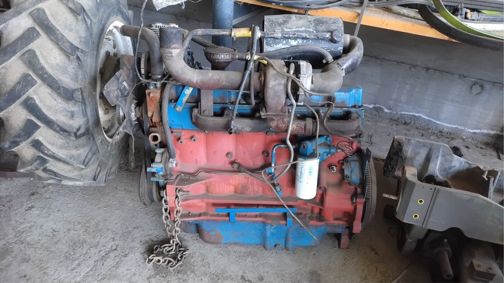 Motor Tractor New Holland 8340