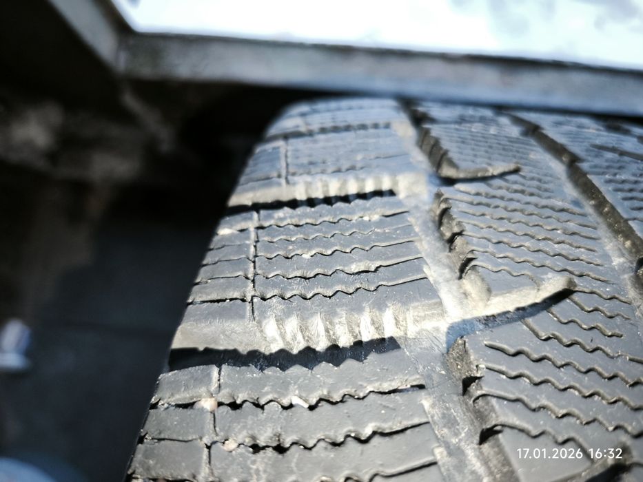 Шины 215 65 R16 две штуки