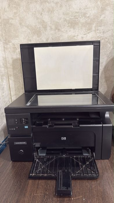 HP M1132 принтер сканер