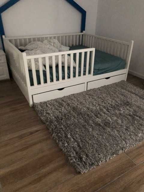 Vand pat tip casuta cu leduri