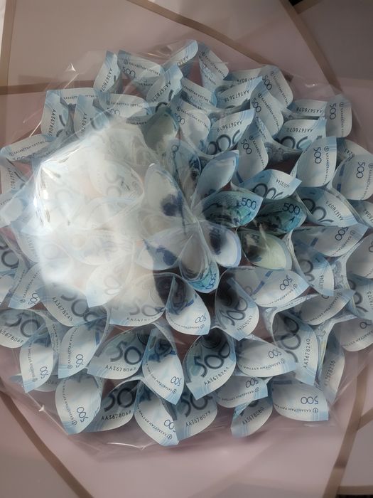 Продам Цветы готовые деньги с цветами