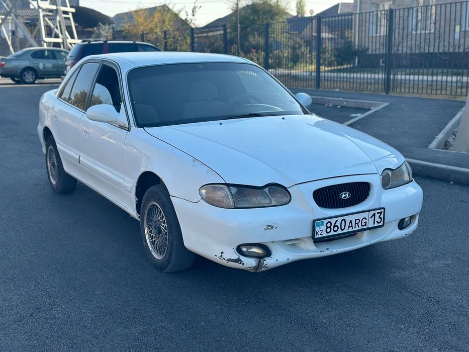 Машина Huyndai sonata 1996