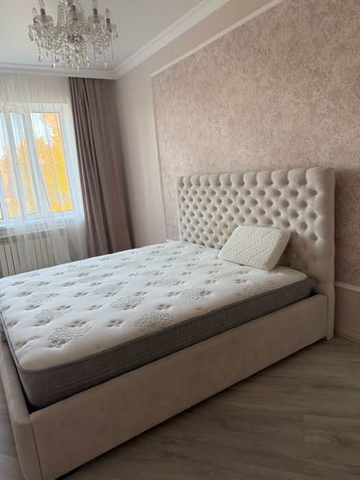 Продам кровать 180*200 с матрасом Орматек. Пользовались 7 лет.