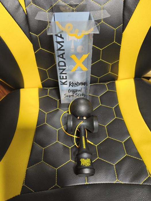 Vând Kendama USA (nouă)