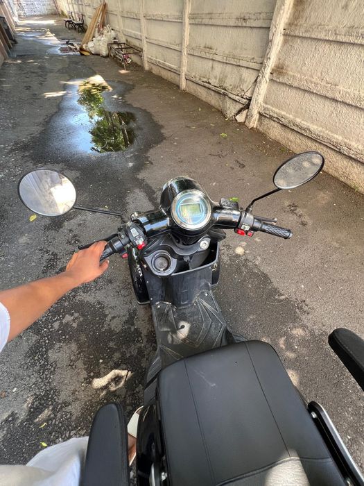 Scuter electruc pentru persoane cu dizabilitați