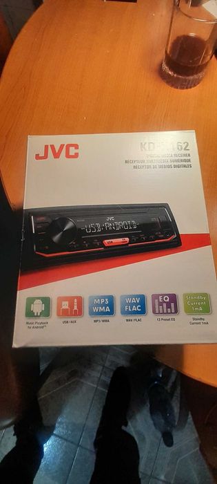 Radio CD marca JVC KD-G331