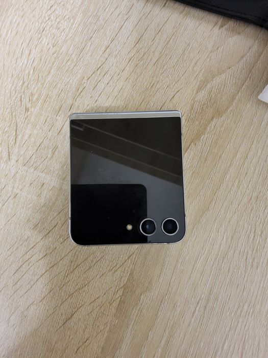 Galaxy flip 5 5G