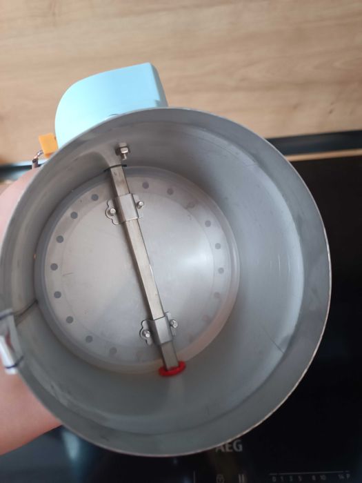 Автоматичен клапан за абсорбатор предотвратява миризмите от съседи !