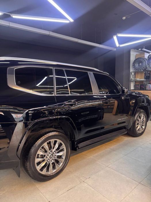 Toyota Land Cruiser 300 3.5 V6 2024 Японка