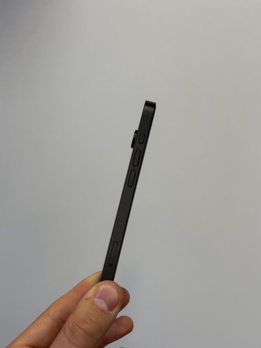 iPhone 16e - 61 цикъла