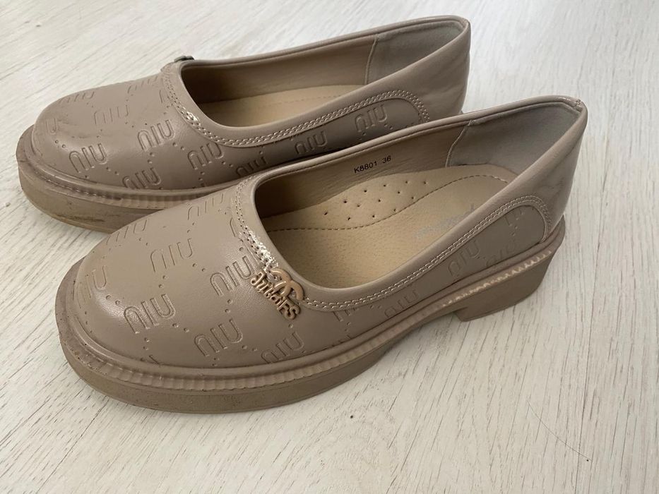 Продам женскую обувь 36 размер маломерки 35.5 на маленькую ножку