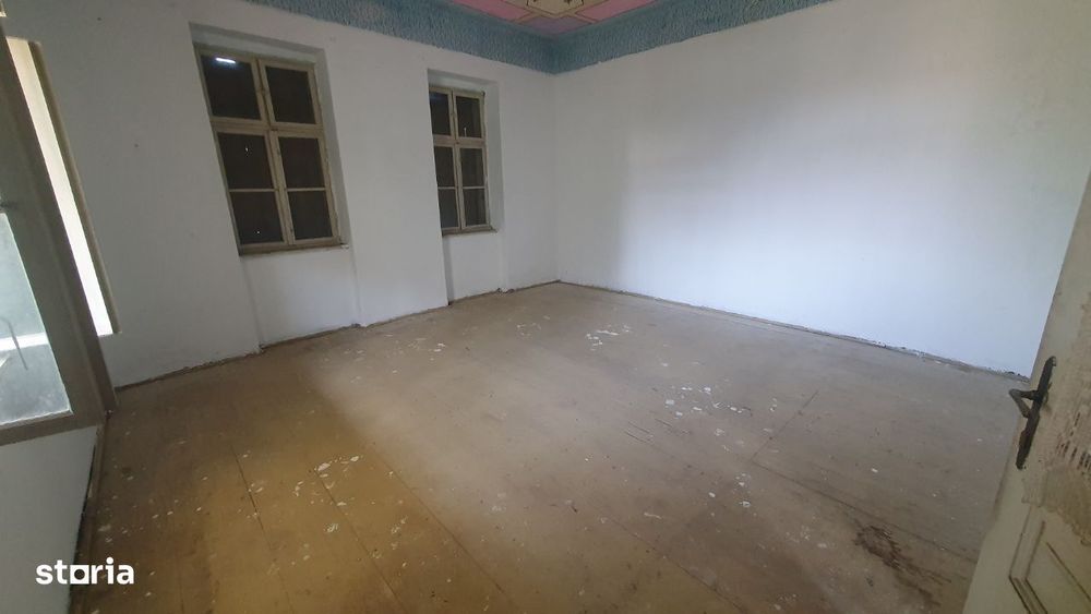 Vand teren cu casa veche in Zadareni - ID : RH-37250-property