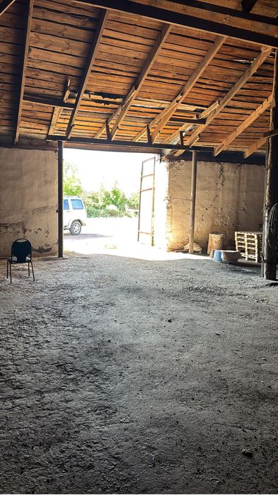 Три склада в село Переметное