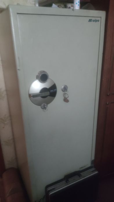 Сейф для хранения финансов и ценностей