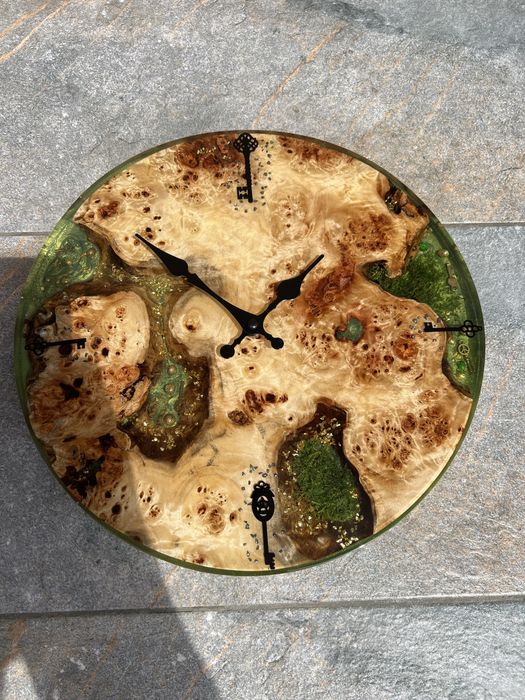Vand ceas perete rasina epoxidica si plop bunos unicat handmade