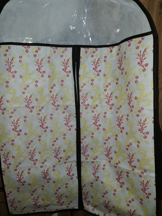 Продам школьный костюм