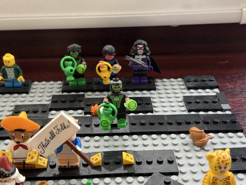 Lego мини-фигурки