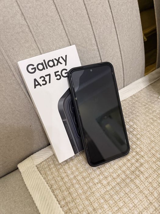 Samsung A37      .