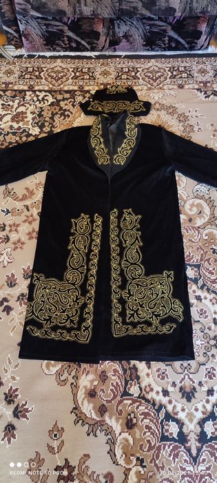 продаю Шапан и камзол