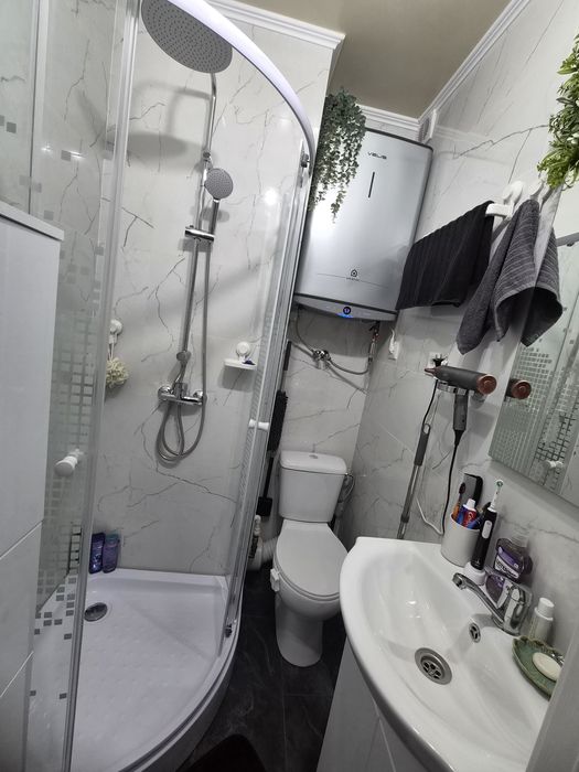 Vând garsoniera recent renovata!!