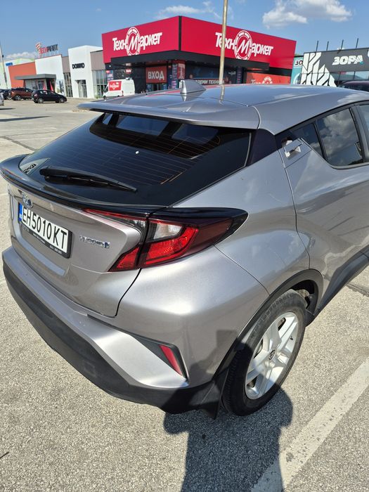 Продавам Toyota CH-R в гаранция