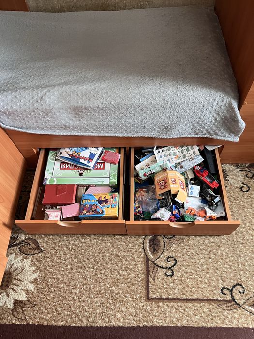 двухъярусная кровать