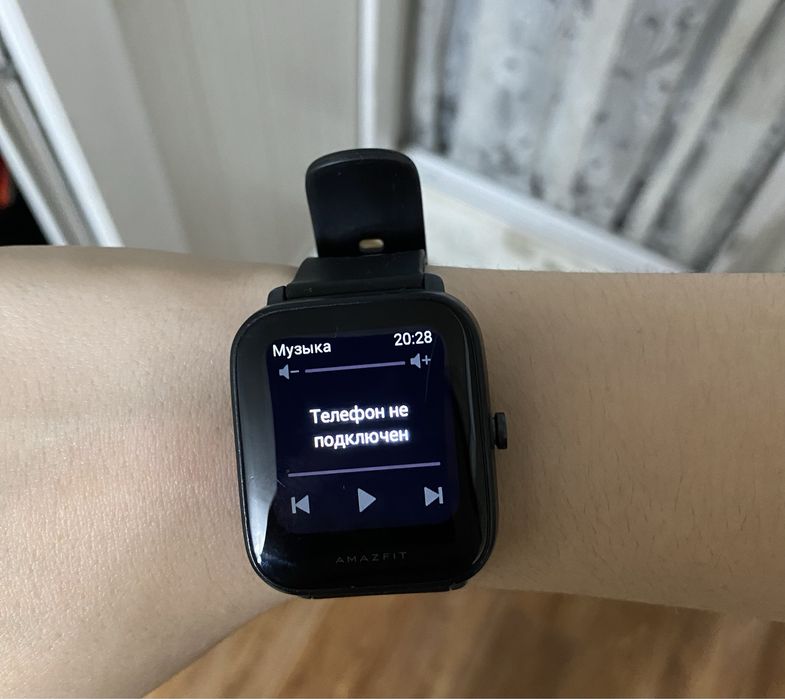 Продаю смарт часы AmazFit Bip U