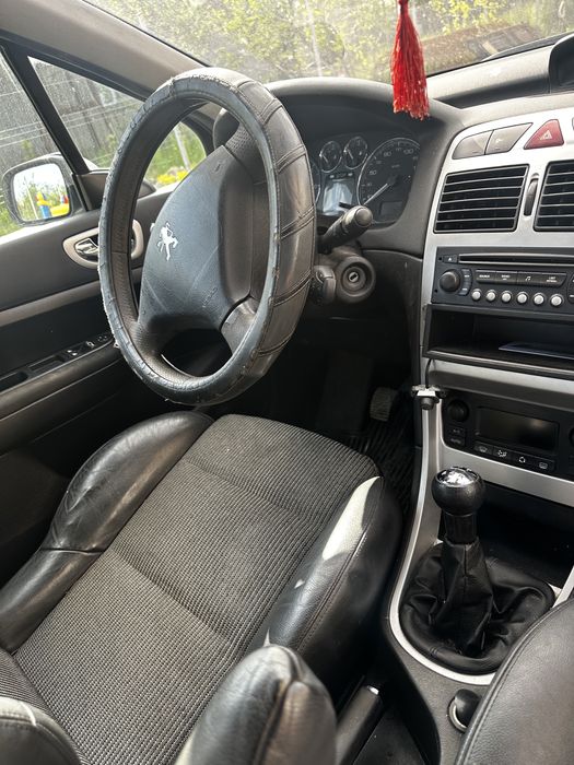 Peugeot 307 1.6 hdi propietar de 2 ani  plus inca unu pentru piese