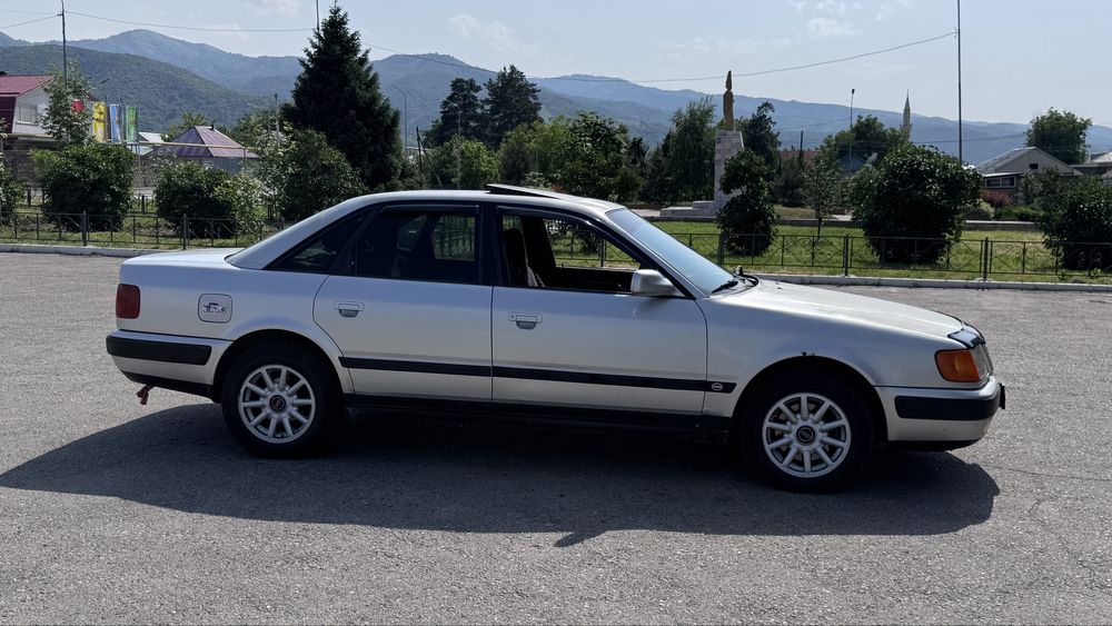 Audi 100 c4 (quattro®)