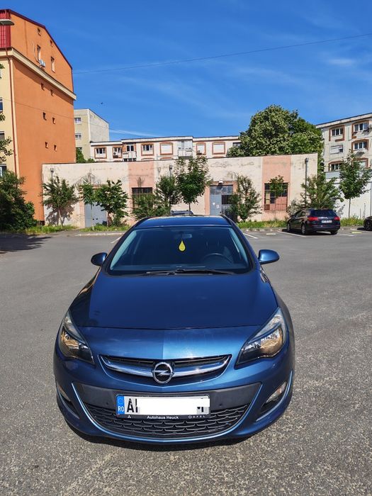 Opel Astra J  2013 Benzina