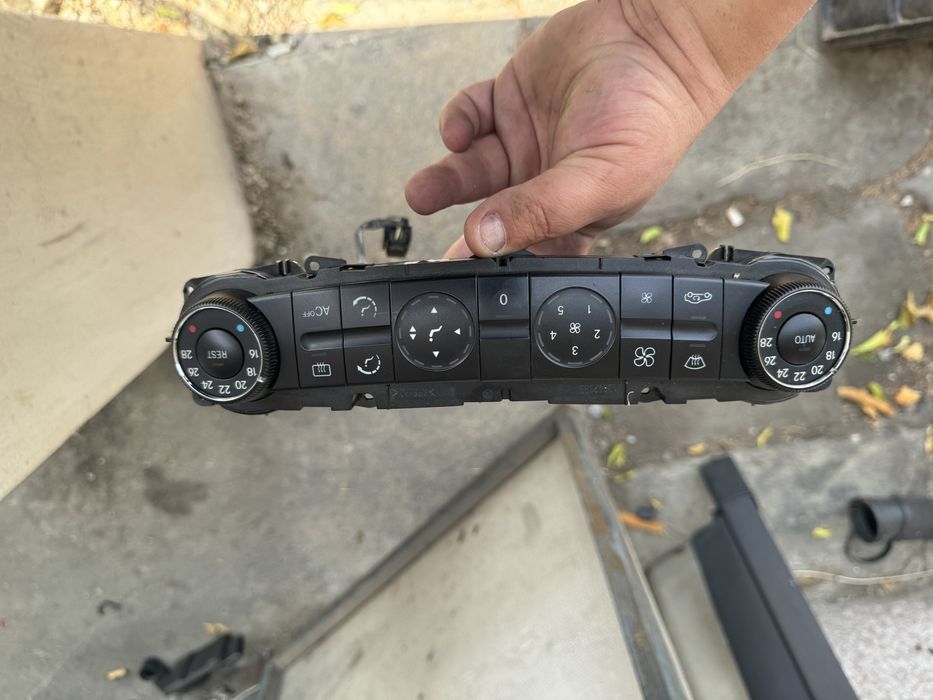 Управление климатроник за Mercedes Cls W219