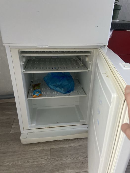 Продам. Холодильник