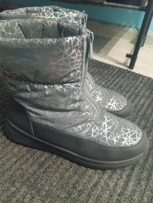 Продам сапоги на девочку