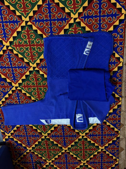 Продам оригинал кимано б/у