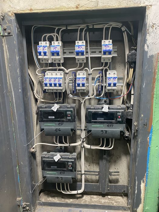 Электрик опыт работы 10лет